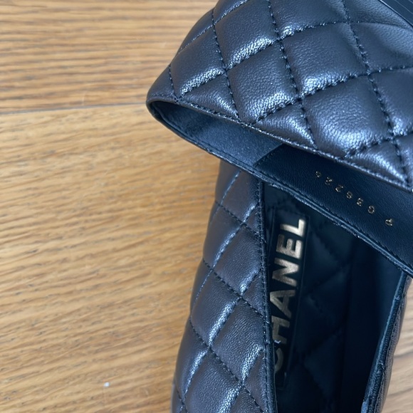 Chanel Black Quilted Leather Flats - Picture 6 of 9